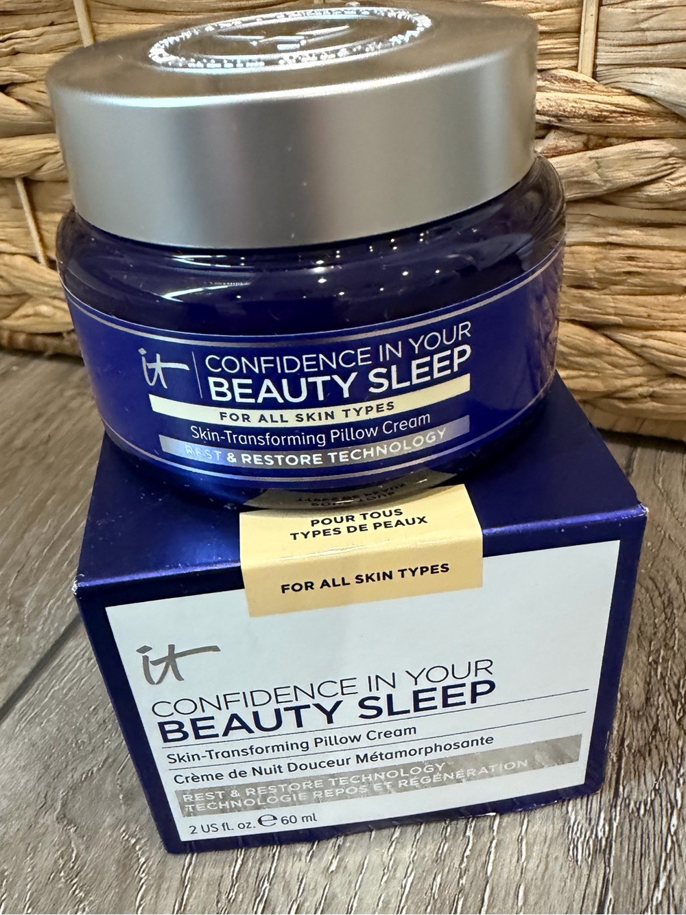 It Cosmetics-Confidence In Your Beauty Sleep Pillow Cream- New in Box- Full Size